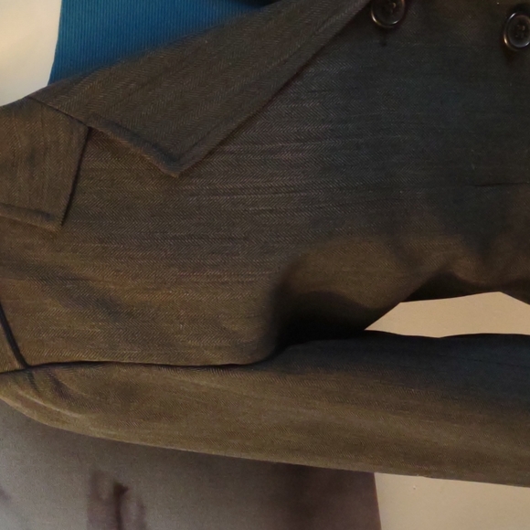 Grey blazer by View sz 8 with a button detail everywhere you could have it - Picture 2 of 9